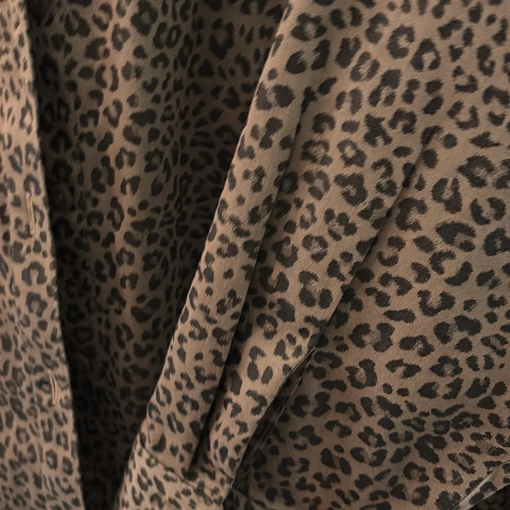 Chicos size 16 no iron animal print long sleeve button down new condition - Picture 9 of 9